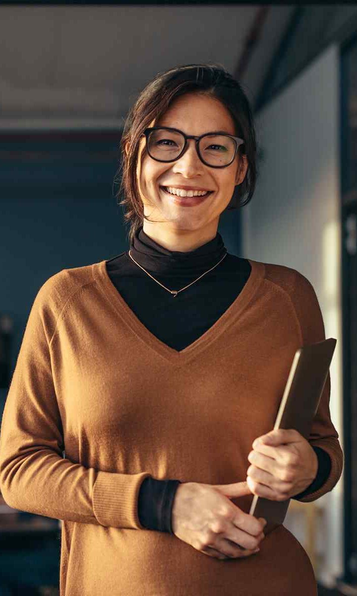 https://becerramanchinelly.com/wp-content/uploads/2019/10/inner_team_01-720x1200.jpg